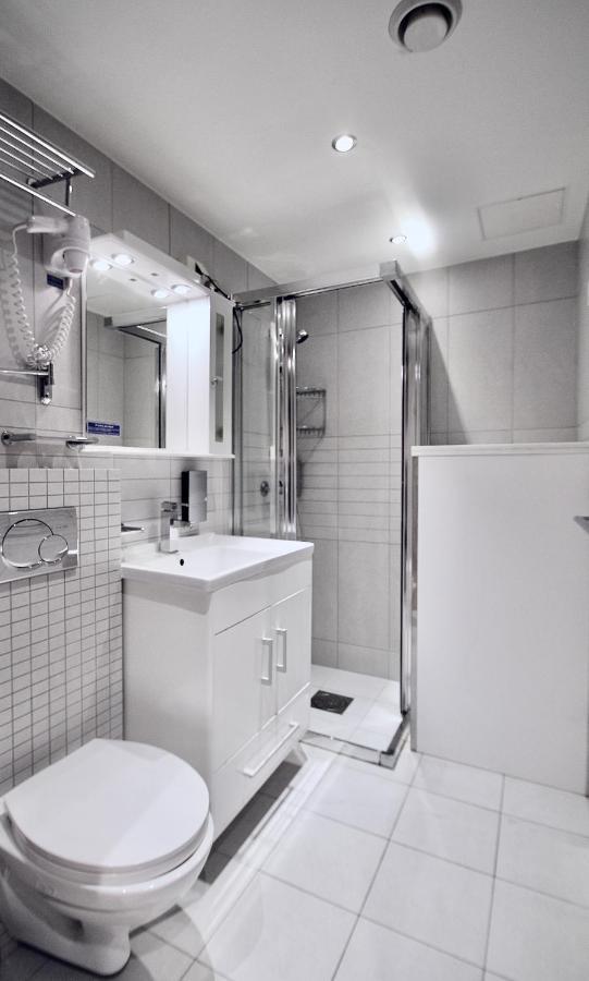 Super Hotel, 3*