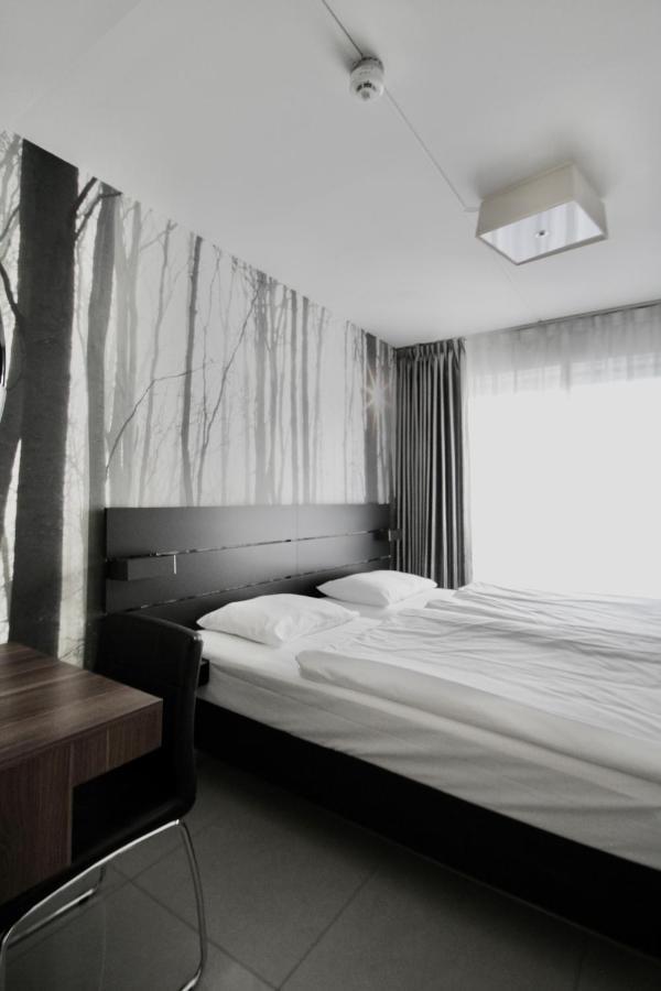 Super Hotel, Hotel 3*
